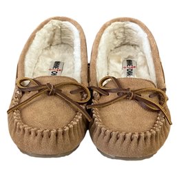 Minnetonka Woven Allie Jr Trapper Tan Moccasins Size 7 - With Box