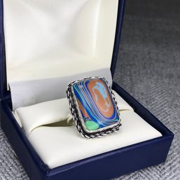 Very Pretty Cocktail Ring  - 925 / Sterling Silver With Rainbow Calsilica - Very Nice Twisted S Silver Border