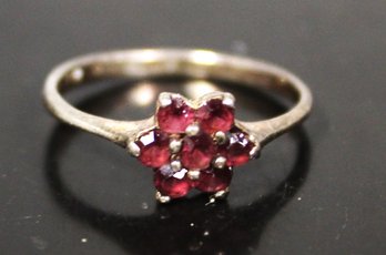 Fine Sterling Silver Ladies Ring Having Genuine Bohemian Garnets Size 6.5