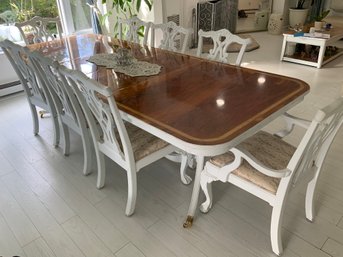 Stunning Table And Chairs