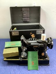 Featherweight Singer Portable Sewing Machine 221-1