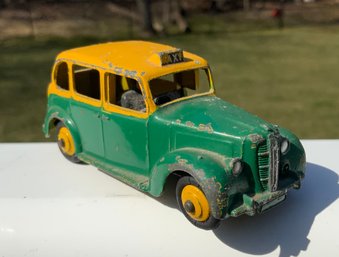 Vintage Dinky Toy ~ Austin Taxi #254 ~