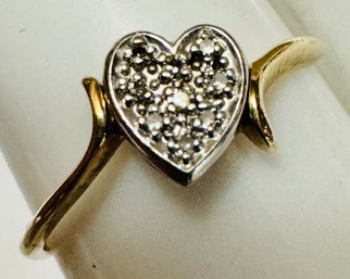 SWEET 10K GOLD DIAMOND HEART RING