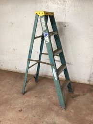 250lb Heavy Duty Industrial Use 5ft Ladder