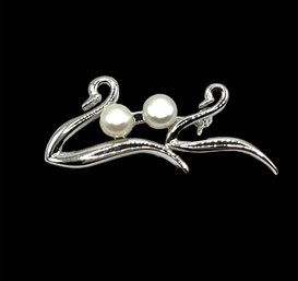 Vintage Two Swans With White Pearl Beads Brooch/pin