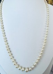 VINTAGE GRADUATED PEARL NECKLACE 10K WHITE GOLD CLASP