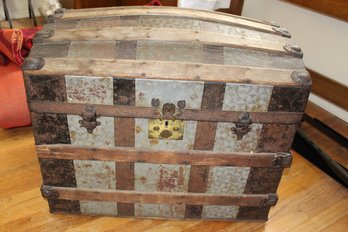 Antique Steamer Trunk 29x19x24