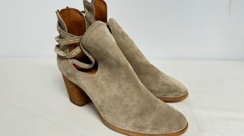 A Pair Of FRYE Suede Low Boots Size 10B - (3' Heel)