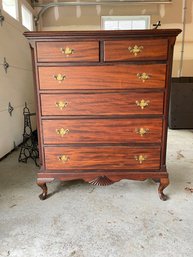 Georgian Shell Carve Mahogany Chest Of Drawers