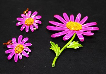 1960s Gold Tone Painted Flower Power Brooch & Earrings Suite