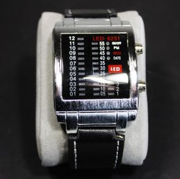 Contemporary Quartz Novelty Men's Wristwatch Black Band