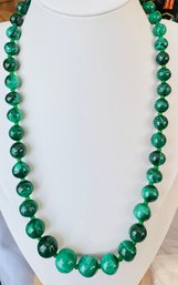 VINTAGE GRADUATED MALACHITE BEADED NECKLACE