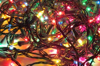 5 Strands Of Various Size Green Wire Multi Colored Holiday Lights - In Working Condition