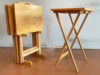 A Set Of 4 Oak Snack Trays On Stand