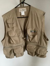 LL Bean Size L Hunting/fishing Vest