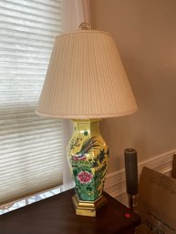 1940S CHINESE PORCELAIN FAMILLE ROSE URN LAMP