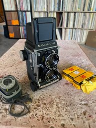 Mamiya C220 80mm F2.8 Sekor Lens TLR Fim Camera MINTY And Vintage Pilot Light Meter Shutter Fires Nicely