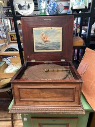 Antique Regina Music Box Co Belle Hand Crank Player 22.5x13x20.5 Oak Wood Cabinet 1890s 6 Metal Discs