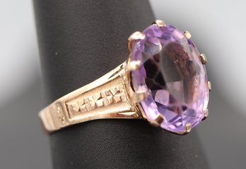 Antique & Stunning Solitaire Amethyst Ring In 10k Yellow Gold