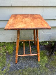 Golden Oak Square  Parlor Lamp Table With Turned Legs