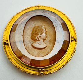 VINTAGE GOLD-TONE GOLD GLASS CAMEO BROOCH