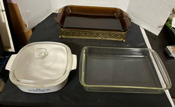 Corning Ware Bowl With Top Lid, Pyrex Glass Tray & Anchor Hocking Glass Tray With Metal Stand. MP/ E3