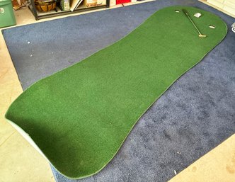 A Big Moss Golf Putting Practice Rug