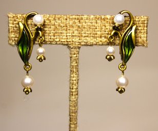 Fine Costume Enamel And Pearl Gold Tone Lily Of The Valley Clip/screw Earrings