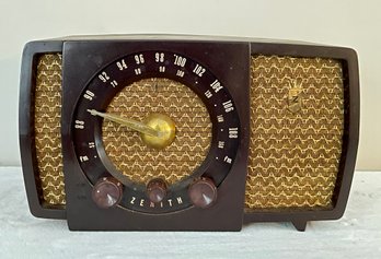 Vintage Zenith Bakelite AM/FM Tube Art Deco Radio - Not Tested