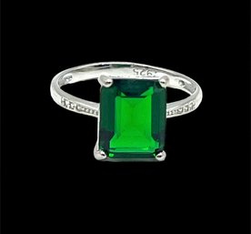 Gorgeous Vintage Sterling Silver Emerald Stone Ring With Rhinestones, Size 6.5