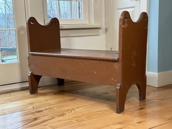 A Great Vintage Farmhouse Storage Bench