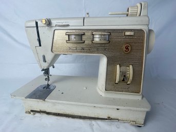 Singer Golden Touch And Sew Deluxe Zig Zag Model 750