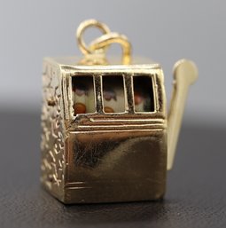Awesome Moving Slot Machine Pendant In 14k Yellow Gold