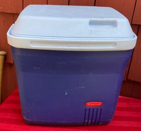 Rubbermaid Cooler