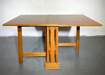 A Vintage Arts And Crafts Style Oak Drop Leaf Dining Table