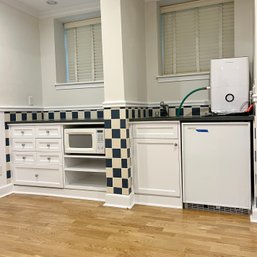 A Stone Top Bar Sink Kitchenette - Billiards Room