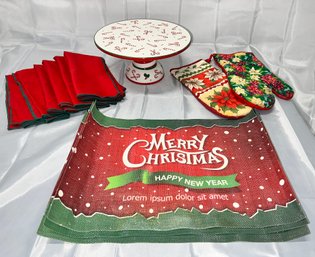 6 Christmas Linen Napkins, 2 Hot Mitts, 4 Placemats And Christmas Cake Stand