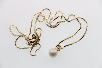 14k Yellow Gold Pearl Diamond Pendant With 18 Inch Box Chain