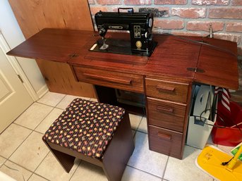 Vintage Singer 301A Sewing Machine  And Table.