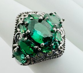 GORGEOUS SIGNED STERLING SILVER 316 GREEN GEMSTONE RING