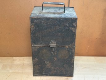 Vintage Straymolds Metal Box