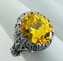 GORGEOUS UNSIGNED CITRINE & WHITE GEMSTONE RING