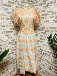 Gorgeous Peach Lace Formal Gown - Size 6
