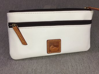 Lovely Like New DOONEY & BOURKE White Leather Zip Wallet - Very Nice Wallet With Pink Cloth Interior - NICE !