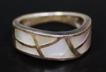 Sterling Silver Ladies Ring Having Mother Of Pearl Inlay Size 6.5