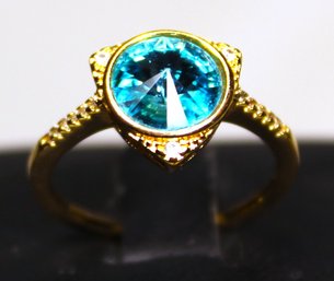 Vintage Fine Gold Tone Ladies Ring Having Aqua Colored Glass Stone Size 8