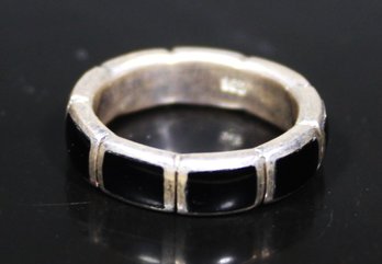 Sterling Silver Band Ring Having Black Onyx Inlay Size 7