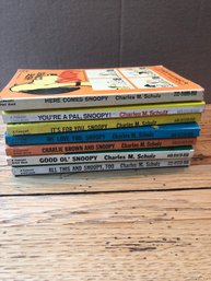 7 'snoopy' Paperbacks/ Charles M. Schulz