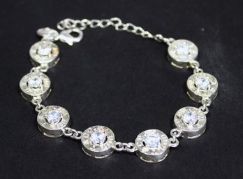 925 Sterling Silver Bracelet Having White Stones 8' Long