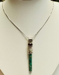 PRETTY STERLING SILVER CHRYSOCOLLA AND GARNET HEALING STONE NECKLACE